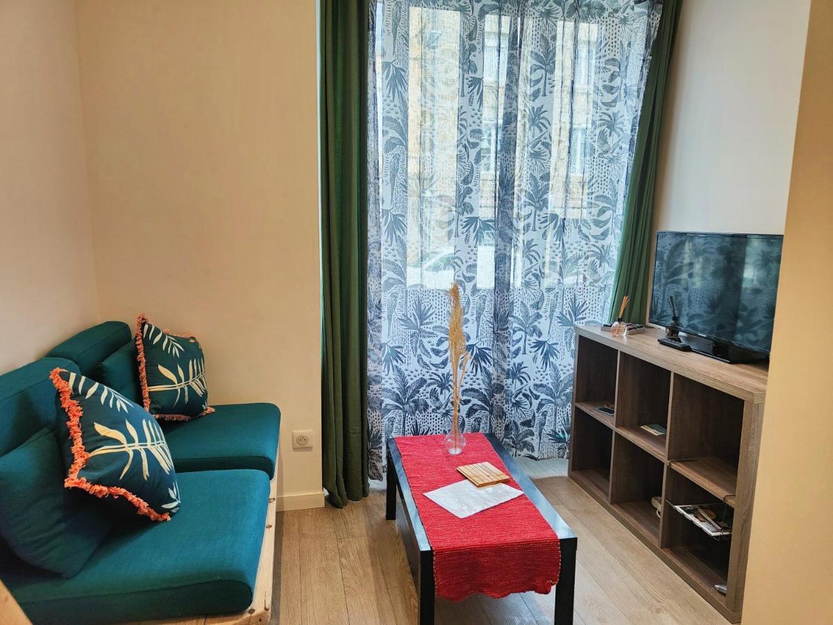 Studio Hikoki Динан Екстериор снимка